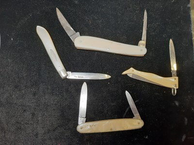 Lot 288 - A collection of penknives and fruit knives