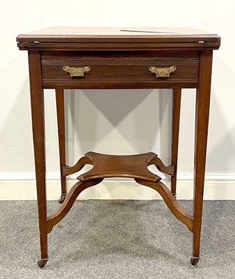 Lot 474 - Edwardian mahogany envelope top card table