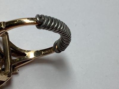 Lot 80 - A pale citrine dress ring.