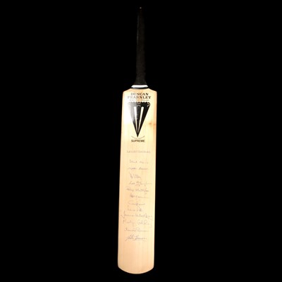 Lot 137 - Signed Leicestershire County Cricket Club bat, 1989