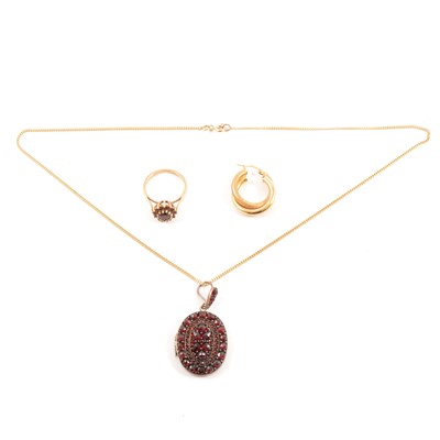 Lot 269 - A garnet ring, pendant and chain, single earring.