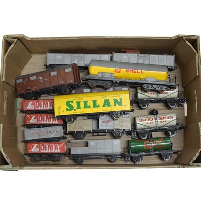 Lot 70 - Fifteen Lima and ETS O gauge model railway freight cars