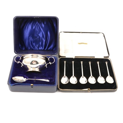 Lot 272 - A boxed set of silver teaspoons and boxed set of preserve bowl and spoon.