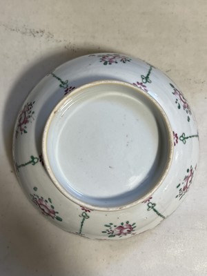 Lot 5 - Two Chinese porcelain bowls