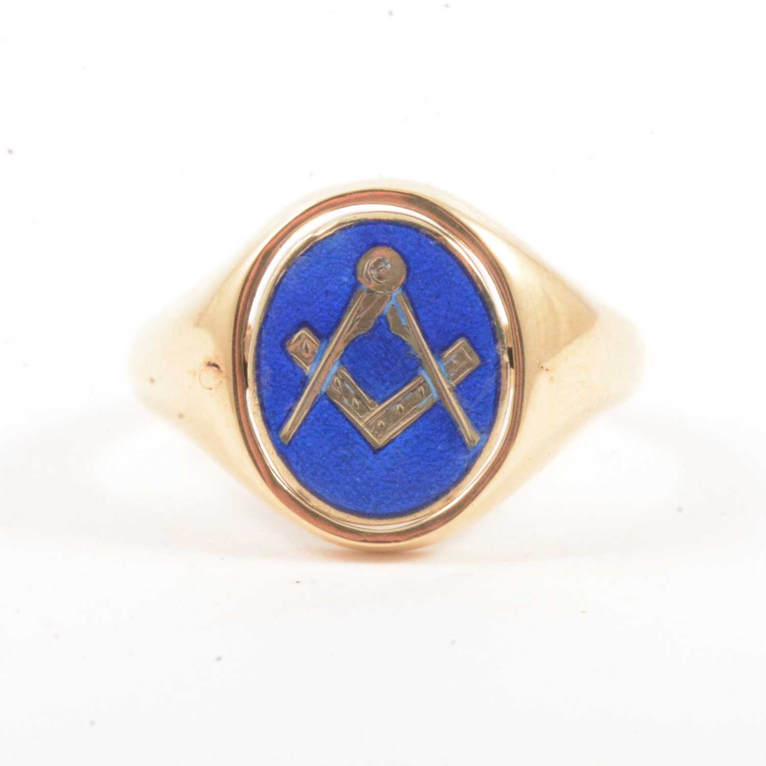 lot-95-a-9-carat-gold-masonic-swivel-signet-ring