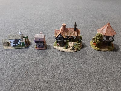 Lot 47 - Box of twenty Lilliput Lane models