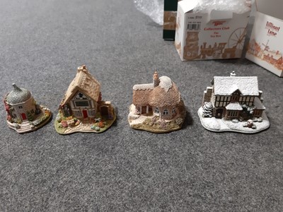 Lot 47 - Box of twenty Lilliput Lane models