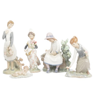 Lot 41 - Collection of Lladro, Nao, and other continental figurines