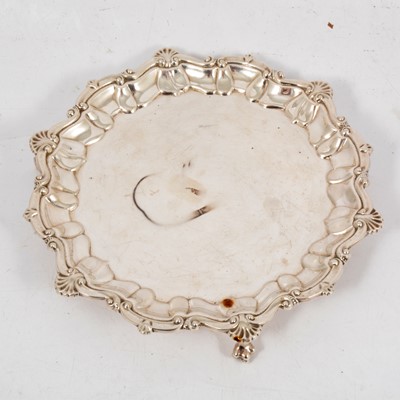 Lot 281 - Small silver salver