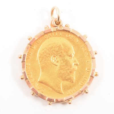 Lot 136 - A Gold Full Sovereign Coin pendant.