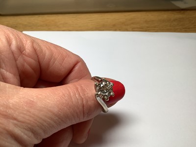Lot 5 - A diamond solitaire ring.