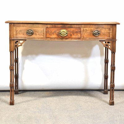 Lot 721 - Victorian mahogany side table