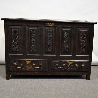 Lot 413 - Oak mule chest