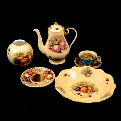 Lot 16 - Collection of Aynsley 'Orchard Gold' pattern decorative china