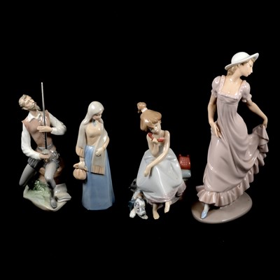 Lot 4 - Nine Lladro and Nao figurines