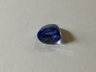 Lot 88 - A sapphire loose stone.