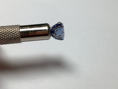 Lot 88 - A sapphire loose stone.