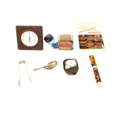 Lot 374 - A tray of collectables, pens, bakelite, costume jewellery.