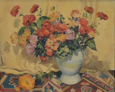 Lot 604 - Attributed to John Kenney, Chrysanthemums in a vase