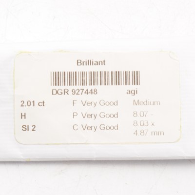 Lot 9 - A loose briiliant cut diamond .