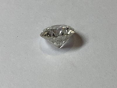 Lot 9 - A loose briiliant cut diamond .
