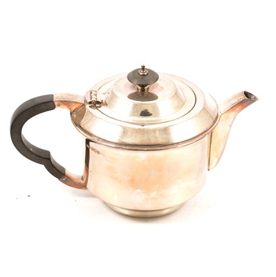 Lot 400 - Silver teapot