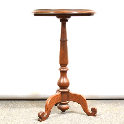 Lot 479 - Victorian mahogany fixed top wine table