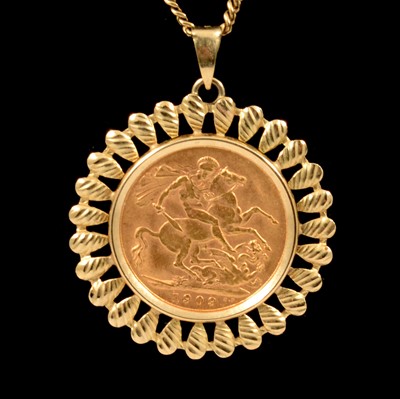 Lot 42 - A Gold Full Sovereign Coin pendant and chain.