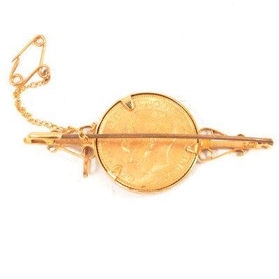 Lot 45 - A Gold Full Sovereign Coin brooch.