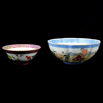 Lot 57 - Small collection of Chinese polychrome porcelain