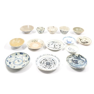 Lot 26 - Collection of Chinese pottery bowls and dishes