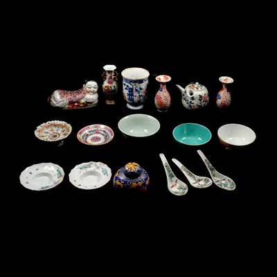 Lot 80 - Small collection of Chinese polychrome porcelain