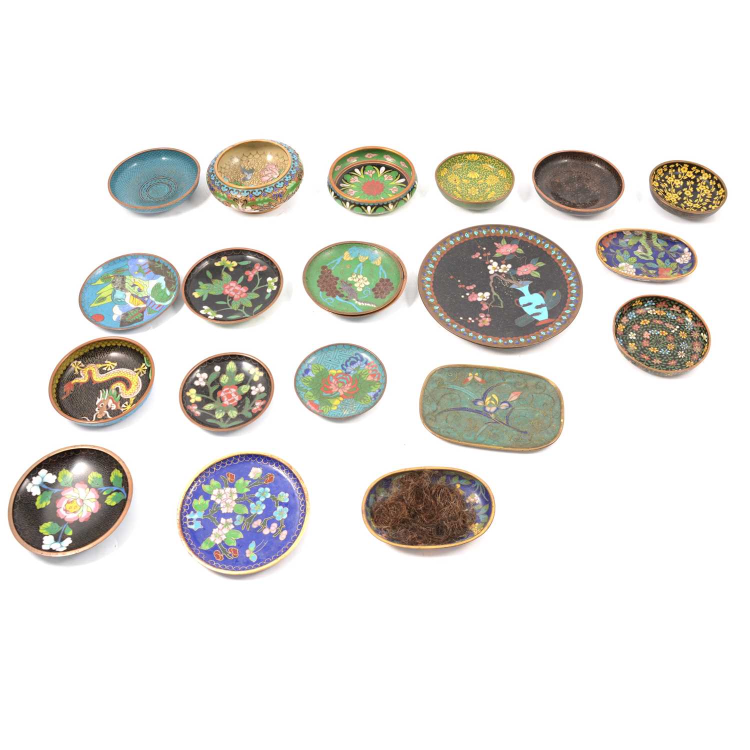 Lot 73 Small collection of cloisonne saucers, pin