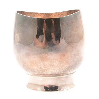 Lot 226 - Small modern silver beaker, Graham Watling, London, 1980