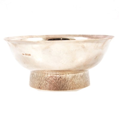 Lot 227 - Modernist silver bowl, Graham Watling, London, 1985