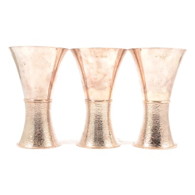 Lot 236 - Three Modernist silver beakers, Graham Watling, London, 1981