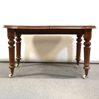 Lot 394 - Victorian mahogany windout dining table