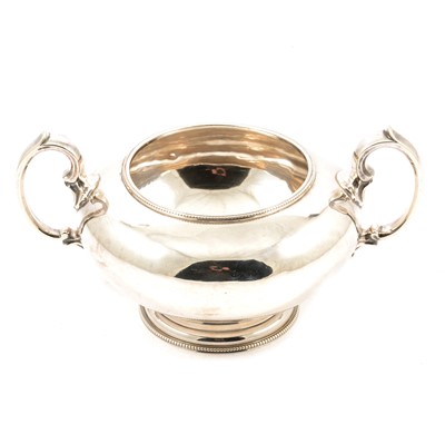 Lot 393 - Silver pedestal sugar bowl