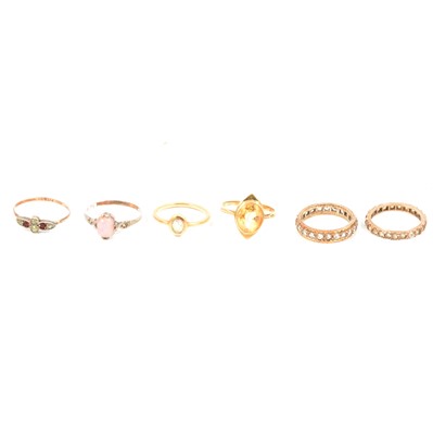 Lot 31 - Six vintage rings.