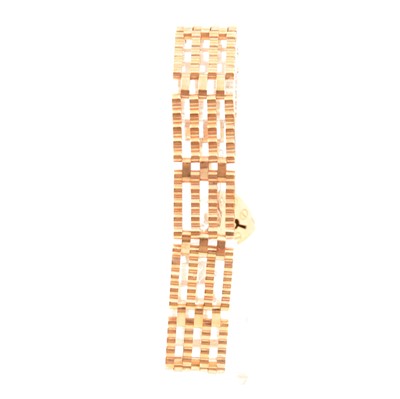 Lot 74 - A 9 carat gold gate link bracelet.