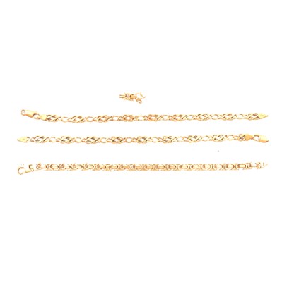 Lot 66 - Three 9 carat yellow gold chain link bracelets.