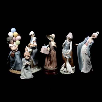 Lot 52 - Six Lladro figurines
