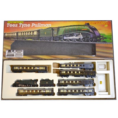 Lot 191 - Hornby OO gauge locomotive set, R770, boxed