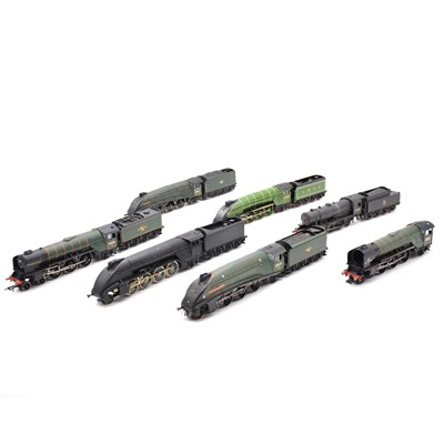 Lot 132 - Seven OO gauge locomotives