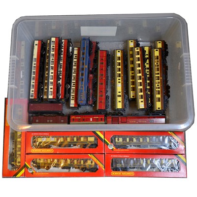 Lot 192 - Twenty-four Hornby and Hornby Dublo OO gauge passenger coaches