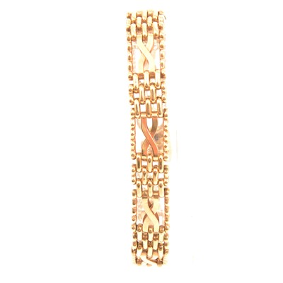 Lot 72 - A 9 carat yellow gold gate link bracelet.