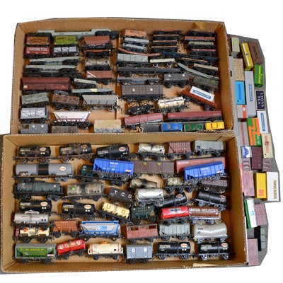 Lot 145 - Ninety-two OO gauge wagons