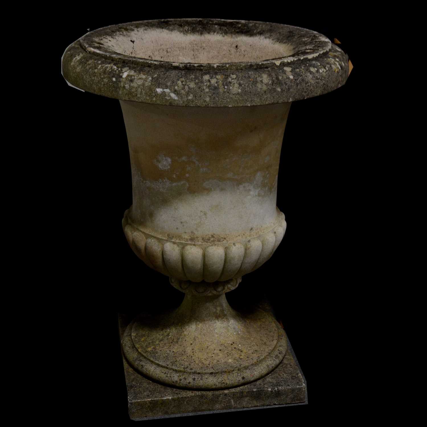 Lot 410 - Large Haddonstone style garden urn