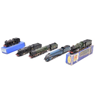 Lot 129 - Five Hornby Dublo OO gauge locomotives, some boxed.