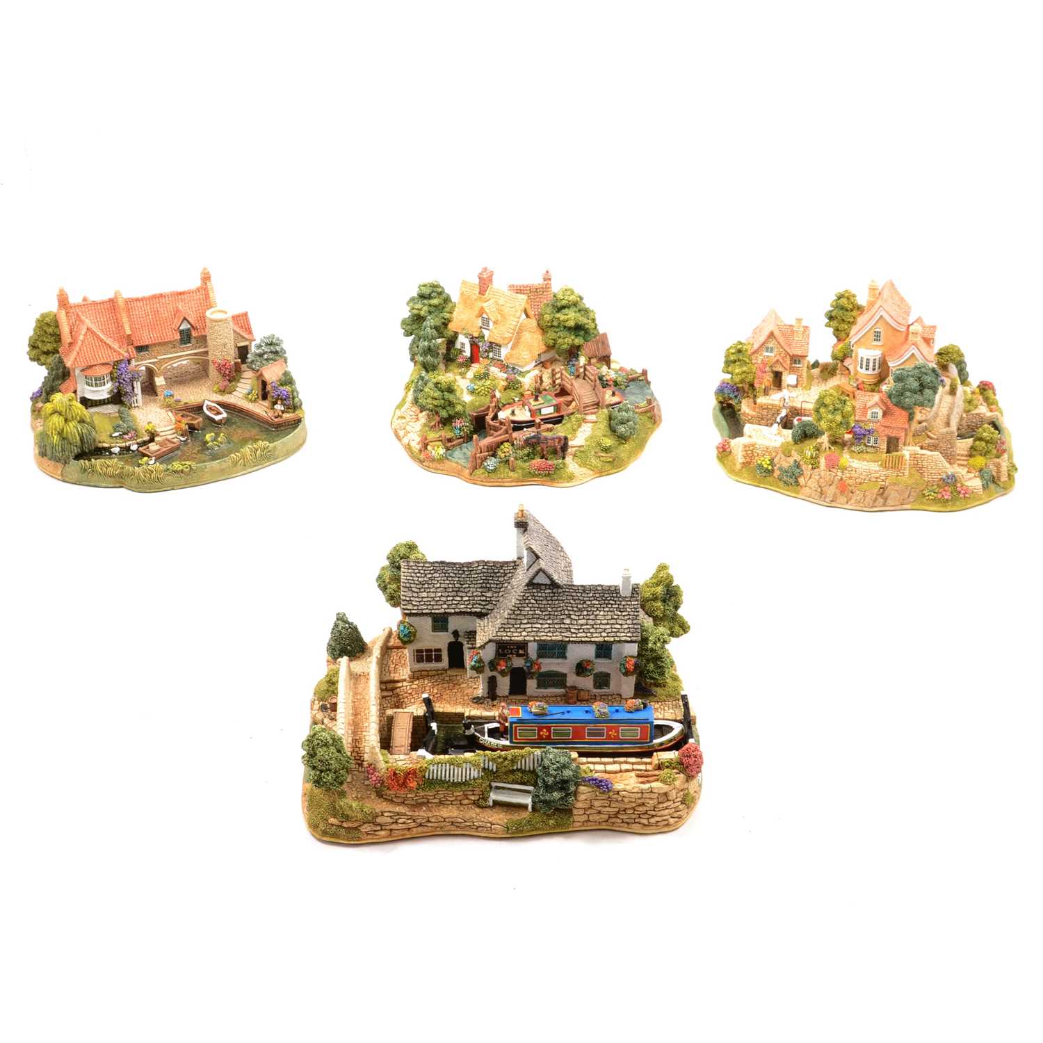 Lot 25 - Four Lilliput Lane models